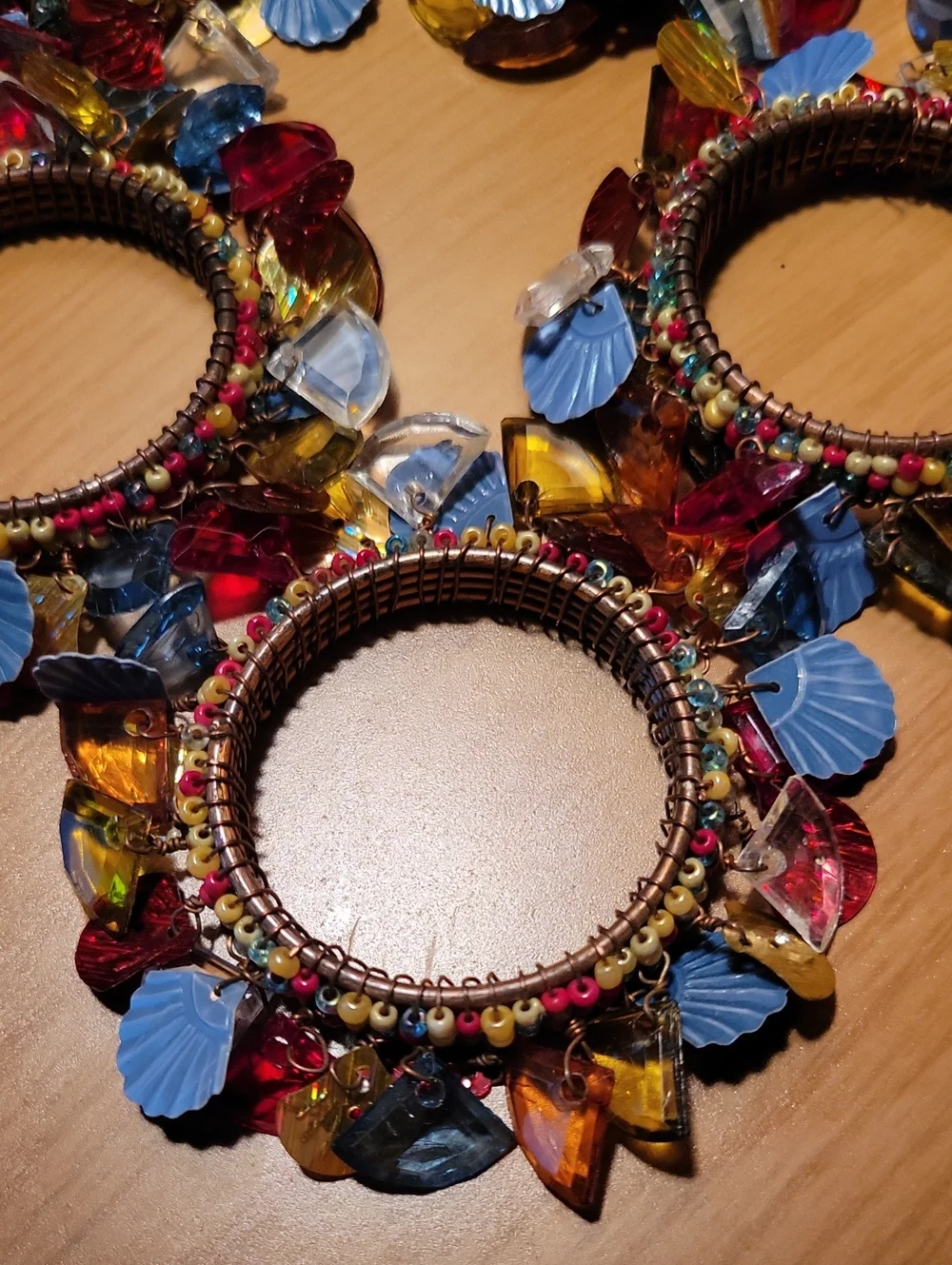 Pier 1  7 Napkin Rings Colorful Coastal Beaded Seashell Blue, Pink, Gold Accents